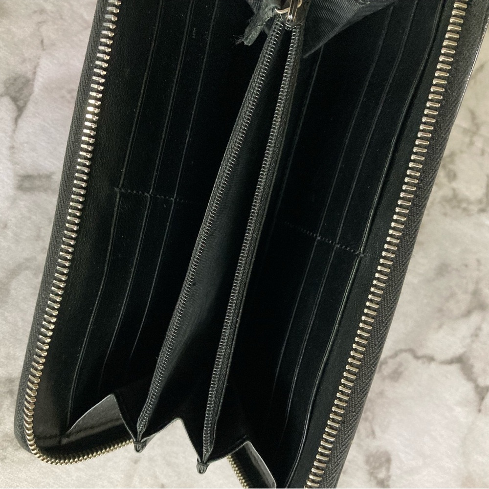 Gucci Black Micro Monogram Zip Wallet - Picture 6 of 6